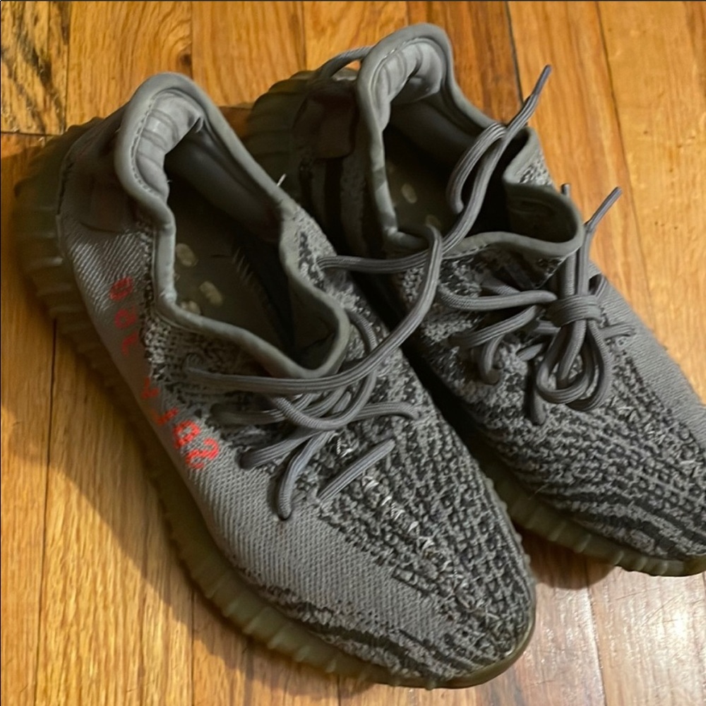 Yeezy 350 v2